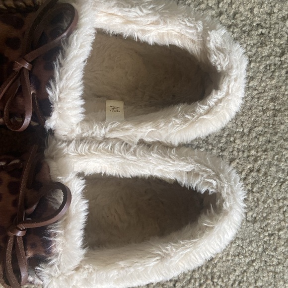 Size 6 J.Crew Leopard Moccasins - Picture 4 of 5